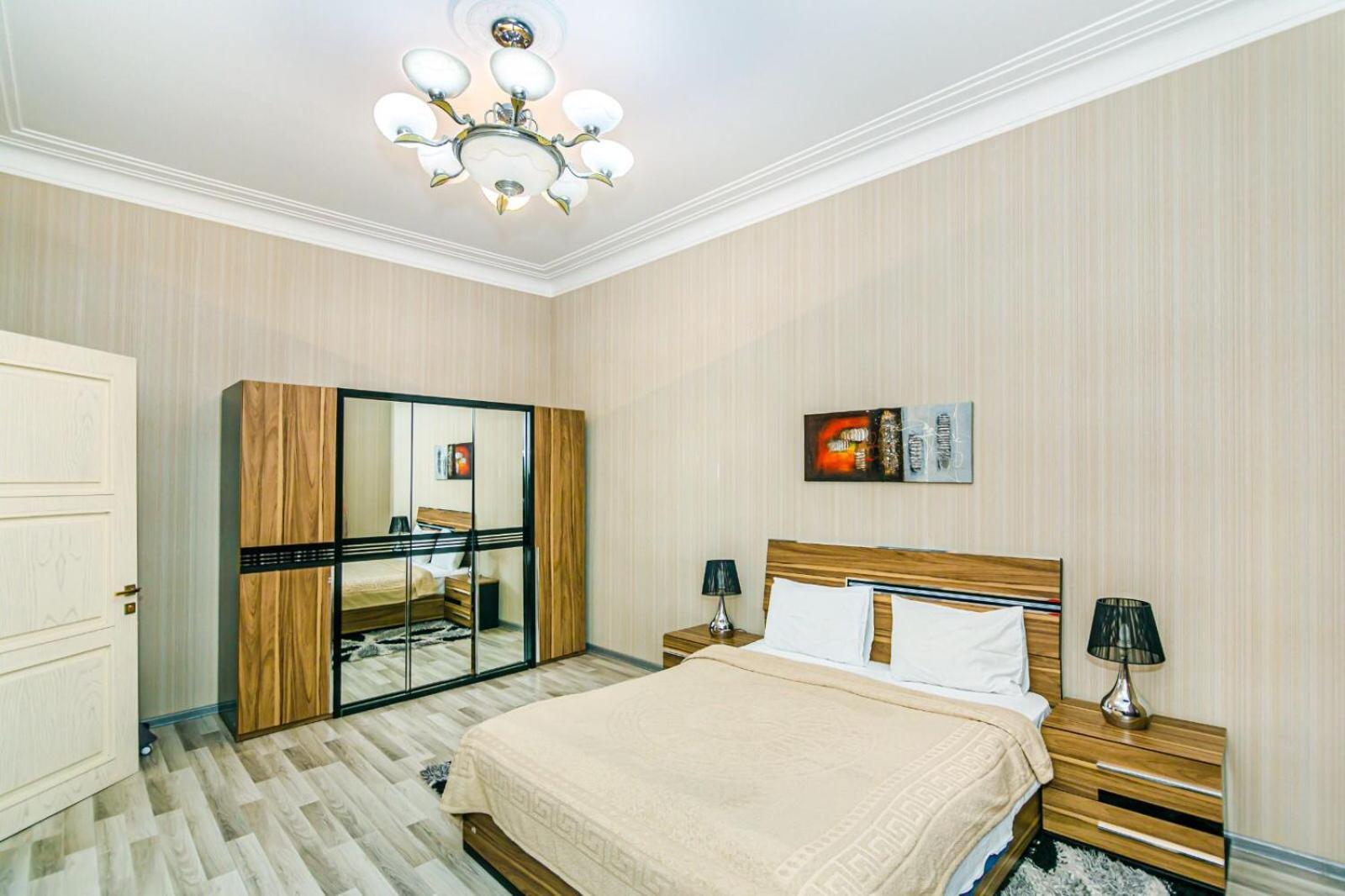 Azneft Square Deluxe Apartment Baku Exterior photo