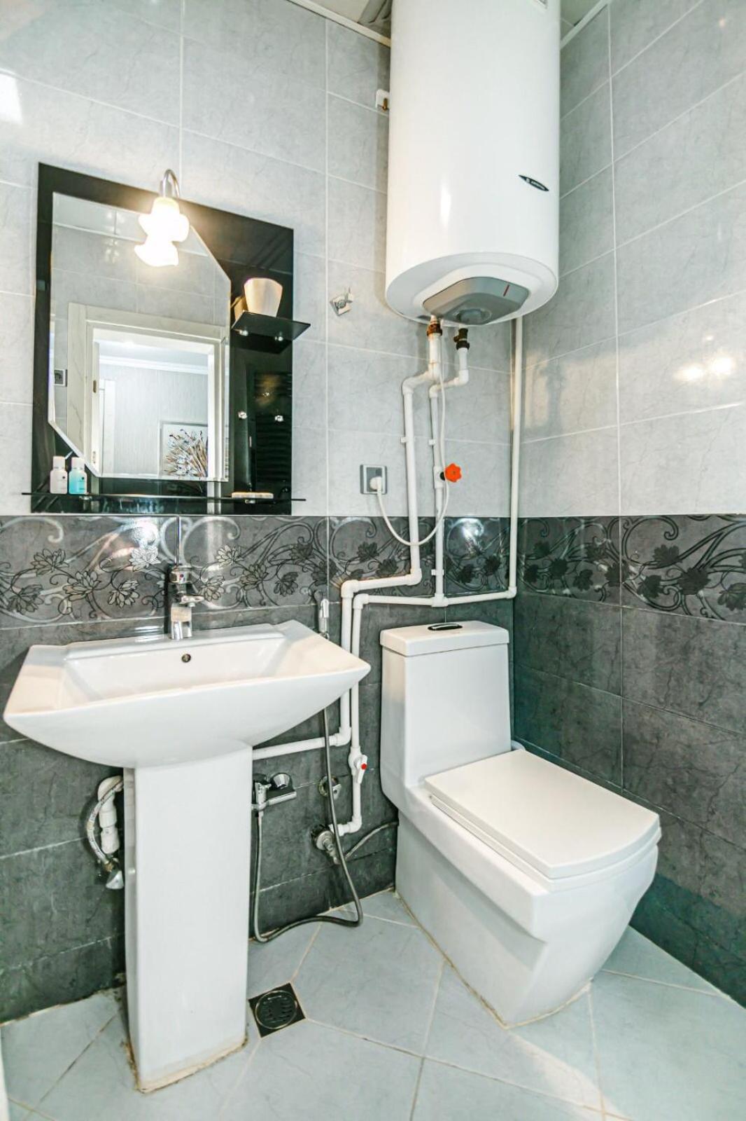 Azneft Square Deluxe Apartment Baku Exterior photo