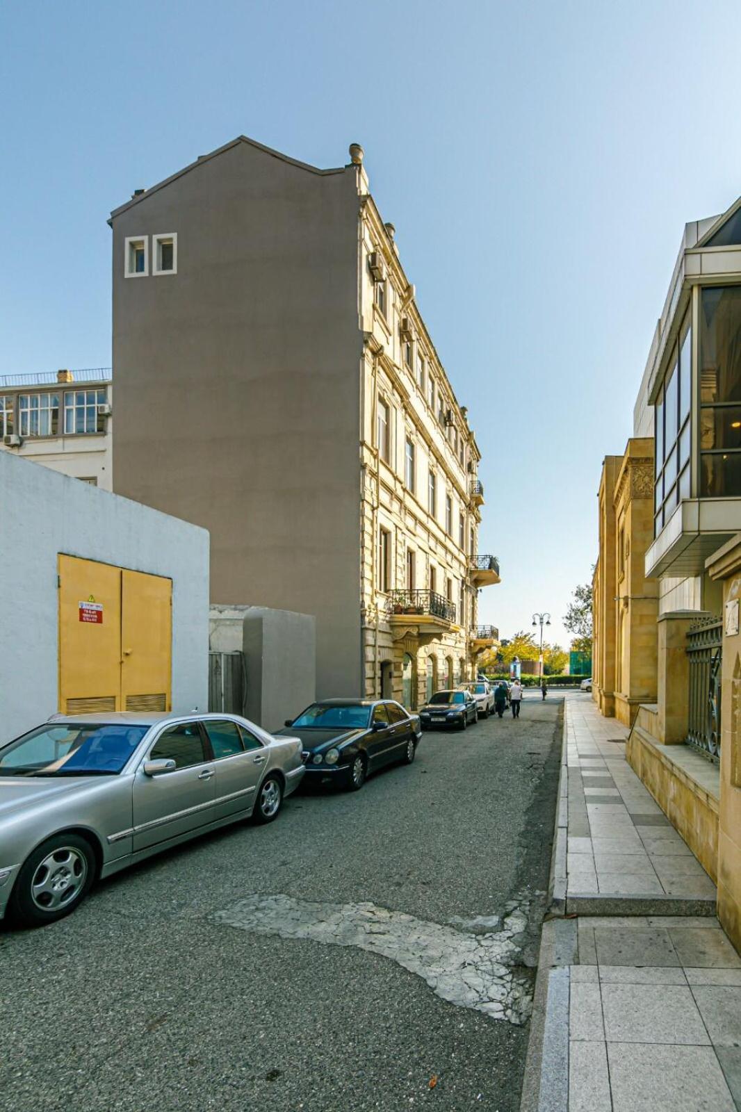 Azneft Square Deluxe Apartment Baku Exterior photo