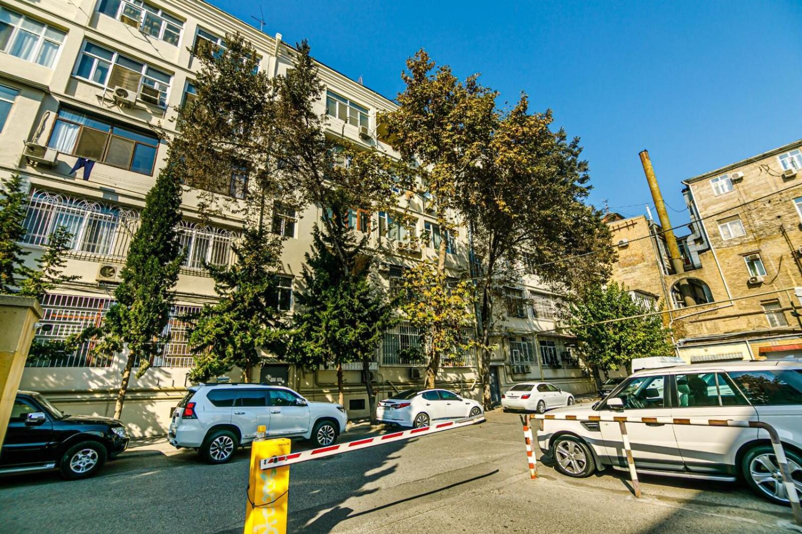 Azneft Square Deluxe Apartment Baku Exterior photo